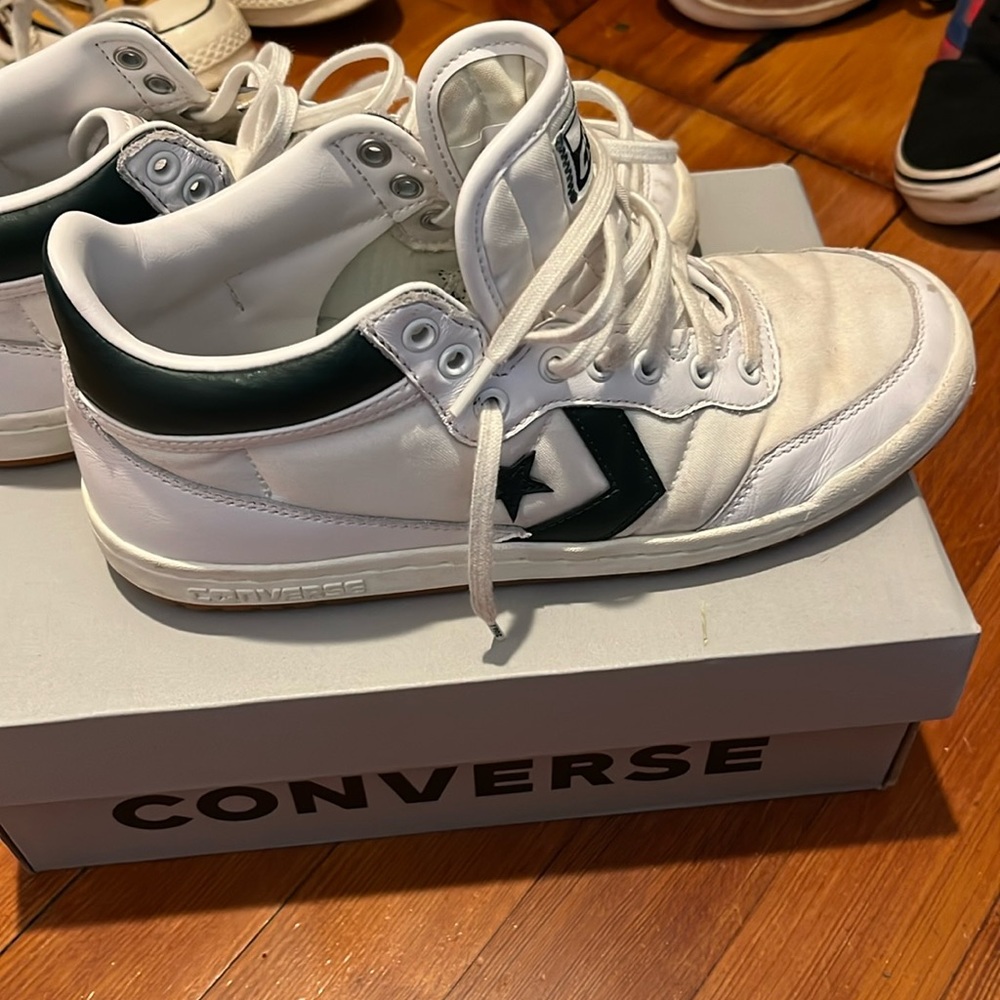 Converse sneakers size 5.5